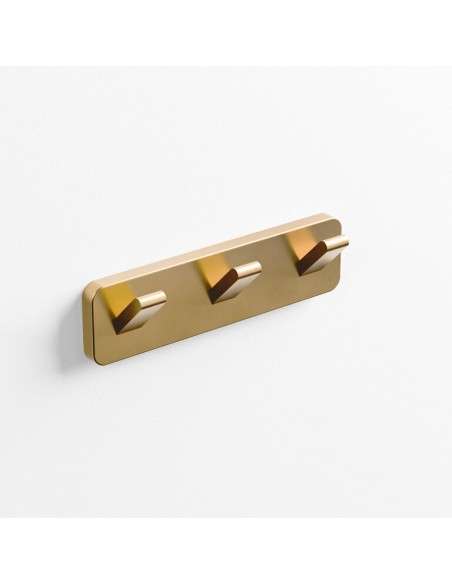 Percha triple Quadra oro cepillado PVD GME 4507OR