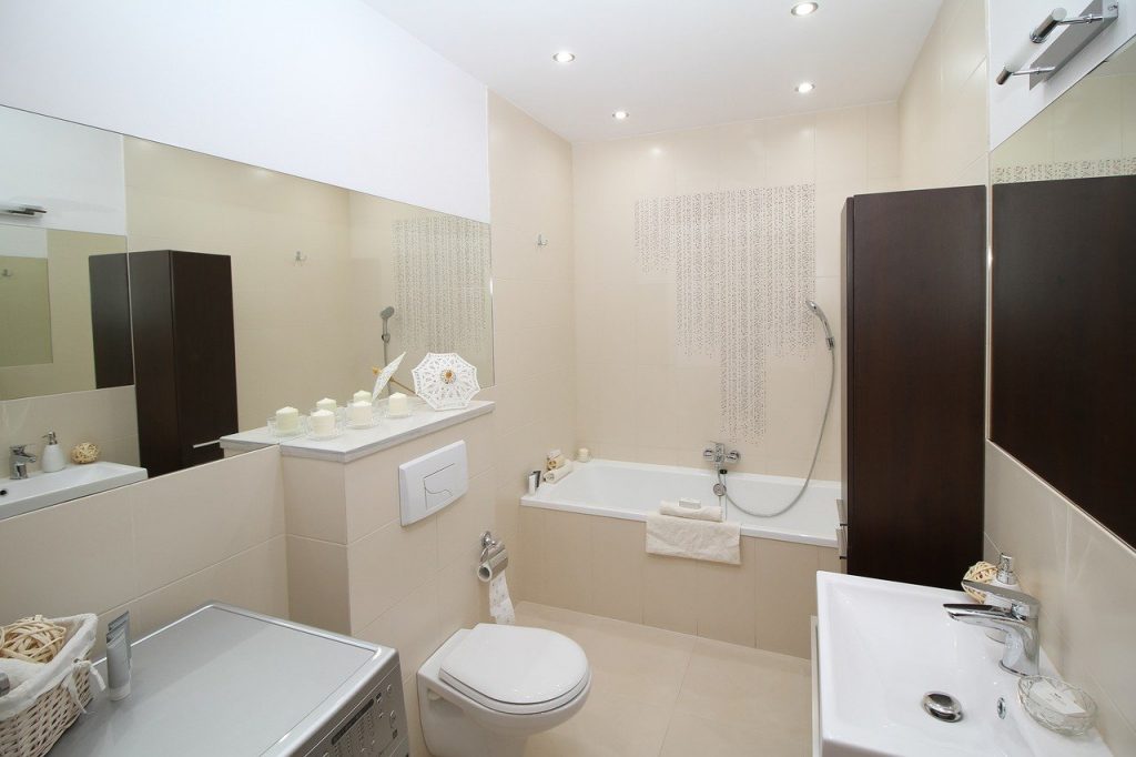 Qué hacer en caso de goteras en el baño

