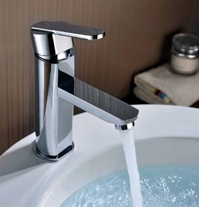 Cómo cambiar un grifo de baño en unos sencillos pasos | BañoWeb